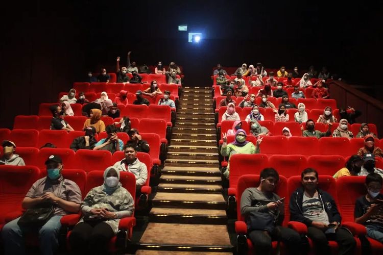 Tidak Ada Bioskop, Warga Aceh Nonton Film Harus ke Medan