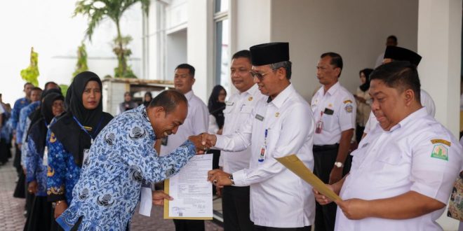 678 Pegawai Pemerintah Aceh dari 6 Kabupaten Terima SK Kenaikan Pangkat dan Pensiun