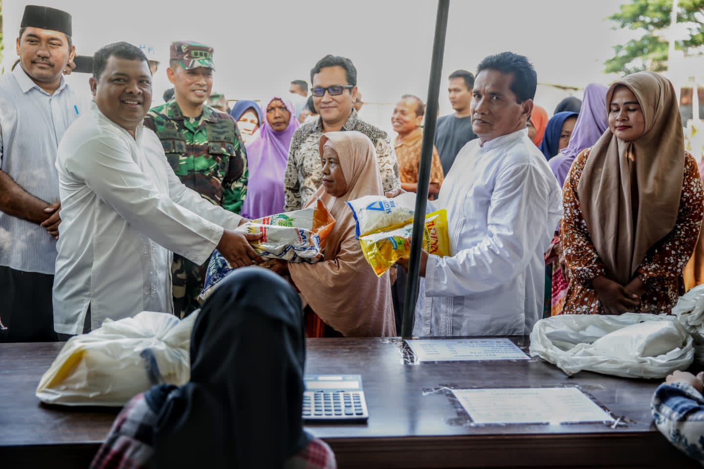 Peringati HUT TNI AU ke - 77, Lanud SIM Gelar Pasar Murah di Blang Bintang