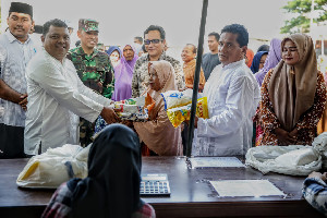 Peringati HUT TNI AU ke - 77, Lanud SIM Gelar Pasar Murah di Blang Bintang