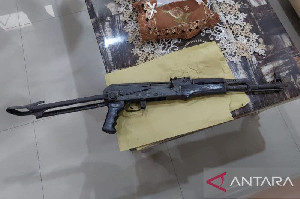 Ditemukan Senpi AK-56 Sisa Konflik, Warga Serahkan ke Polisi