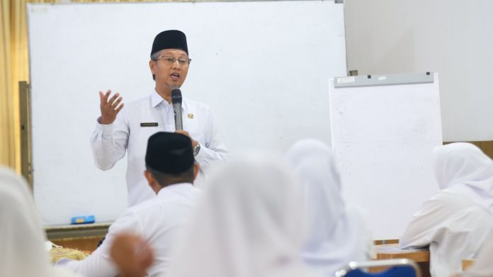 Kadishub Aceh Raih Penghargaan Tinarbuka, Iskandar: Bukti Pengembangan Karir ASN Sudah Baik