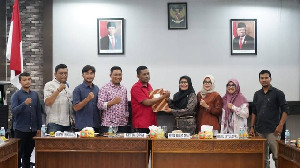 Masyarakat Sipil Serahkan Hasil Kajian ke DPRA untuk Revisi UU Pemerintahan Aceh
