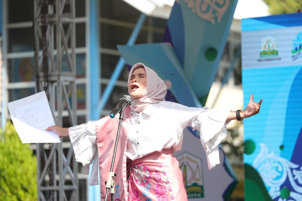 Risma Guru Pembaca Puisi Ciptaan Alhudri Ingin Bertemu PJ Gubernur Aceh