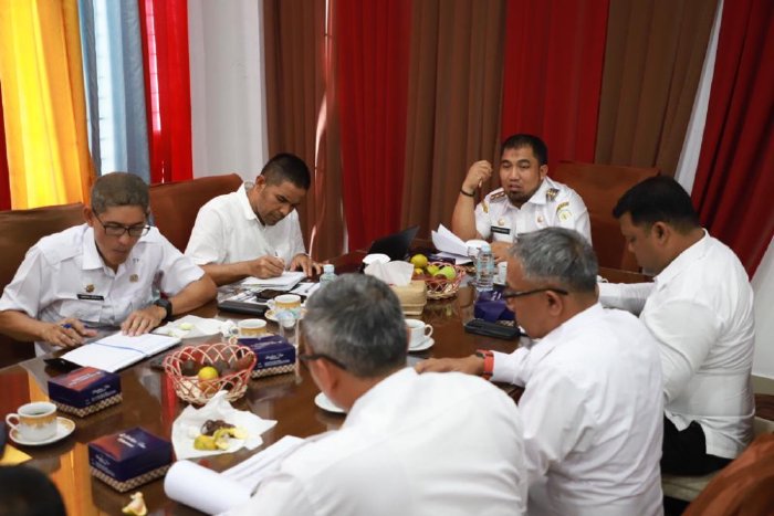 Fokus Pacu Perolehan PAD, Pj Bupati Aceh Besar Gelar Rapat Bersama OPD