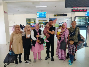 Teuku Riefky Harsya Kembali Bawa Tiga Pasien Bocor Jantung ke Jakarta untuk Perawatan Medis
