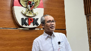 KPK Ancam Jemput Paksa Hakim Agung Prim Haryadi