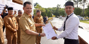 Pj Gubernur Aceh Serahkan SK 1.717 PPPK Tenaga Kesehatan di Lingkungan Pemerintah Aceh
