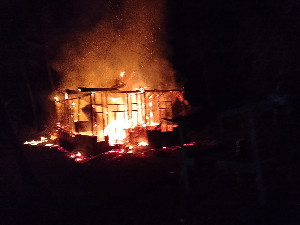 Satu Unit Rumah Warga di Simeulue Hangus Terbakar