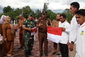 Pj Bupati Aceh Besar dan Forkopimda Launching Pencanangan 10 Juta Bendera Merah Putih