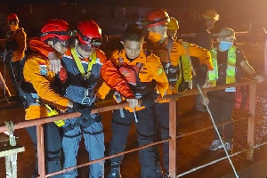 ABK Kapal MV. SM Gladstone Asal Myanmar Dievakuasi ke Banda Aceh Karena Sakit