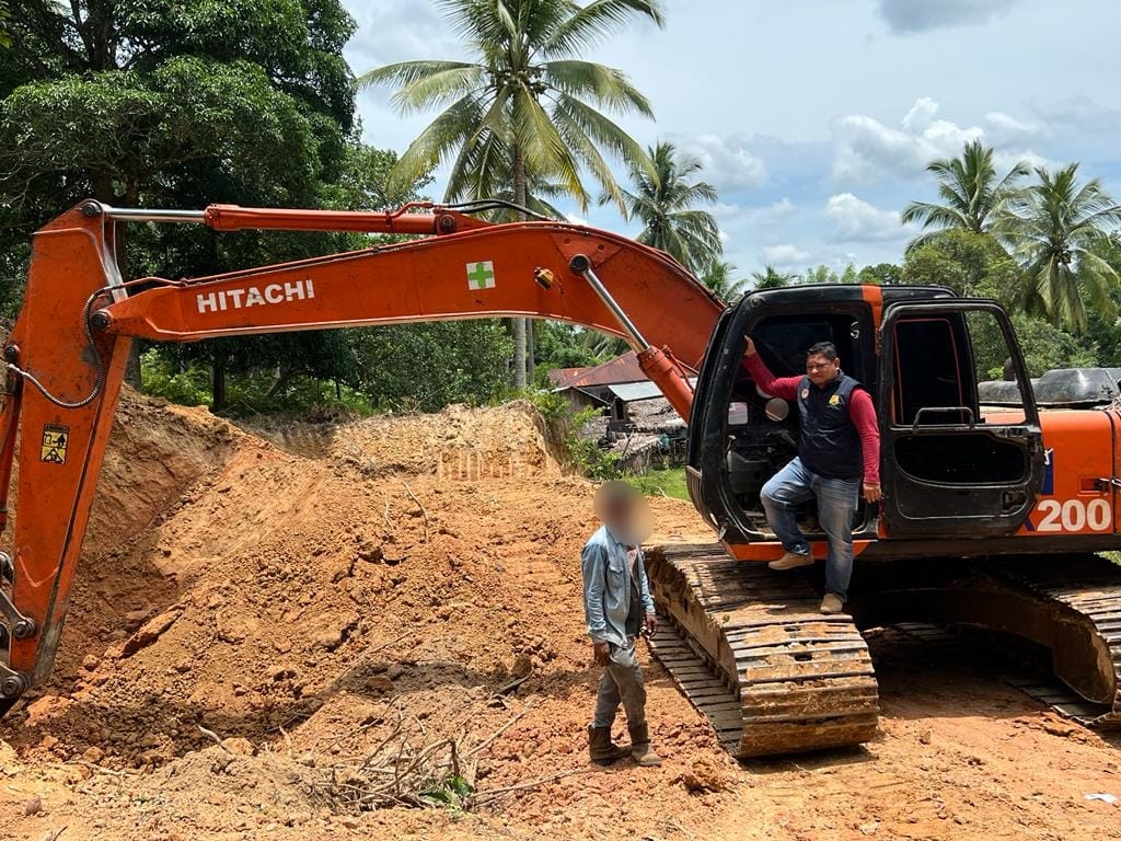 Polisi Amankan Dua Unit Ekskavator di Dua Lokasi Tambang Ilegal di Aceh Timur
