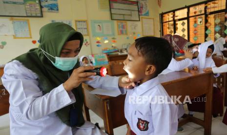 Deteksi Kesehatan Siswa melalui UKS di Aceh Barat