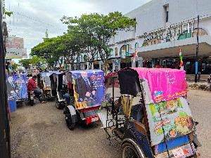 Pasar Aceh Sepi, Tukang Becak Kena Imbas