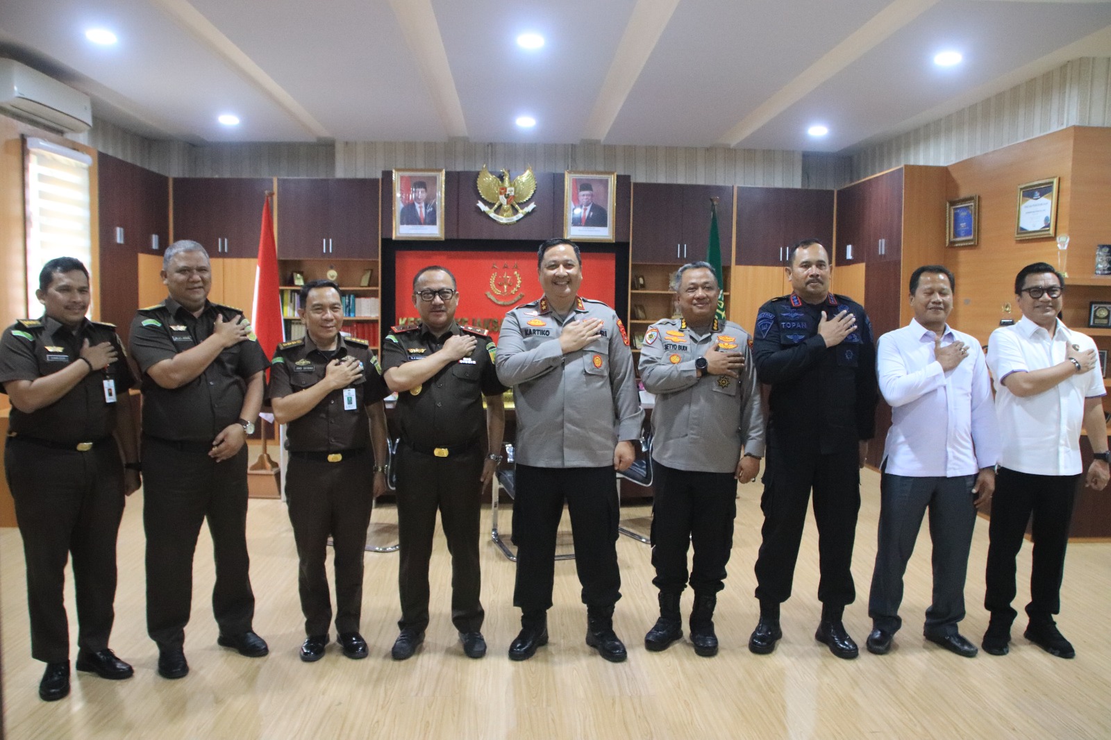 Sambangi Kajati, Kapolda Aceh Bahas Soal Penegakan Hukum Humanis