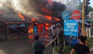 Kebakaran di Simeulue, 14 Unit Bangunan Terbakar Puluhan Warga Mengungsi