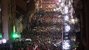 Puluhan Ribu Demonstran Menuntut Kebebasan Pers