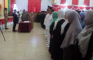 Amran Lantik 137 Pejabat Eselon III dan IV Kabupaten Aceh Selatan