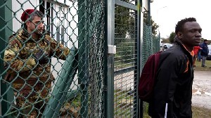 Masa Depan Yang Tidak Pasti Bagi Para Pengungsi Setelah Italia Menutup Pusat Suaka