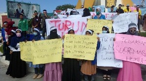 Tolak Malik Mahmud Sebagai Wali Nanggroe, Aliansi Gerakan Mahasiswa Pemuda Aceh Gelar Aksi