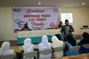 KIP Aceh Gelar Pendidikan Pemilu di SMK Mubarkeya