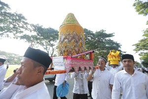 Puluhan Ribu Warga Meriahkan Maulid Raya Banda Aceh