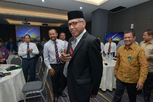 Plt Gubernur Aceh Hadiri Pertemuan Pemegang Saham Bank Aceh Syariah