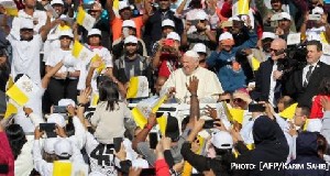 Paus Fransiskus Pimpin Misa Akbar Pertama di Semenanjung Arab.