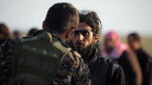 Warga Sipil Di Wilayah ISIL Diselamatkan SDF