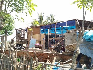 Puting Beliung di Kec Batee, 2 Unit Rumah Warga Rusak Berat