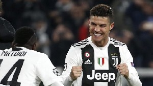 Hat-trick Ronaldo Mengangkat Juventus Ke Perempat Liga Champions