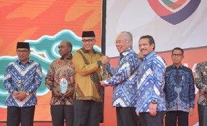 Aceh Kembali Terima Penghargaan Terbaik Peduli Konsumen