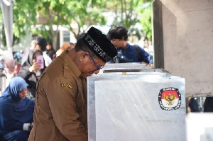 Gelar Simulasi Pungut Hitung Suara, KIP Banda Aceh Gandeng Wakil Wali Kota.