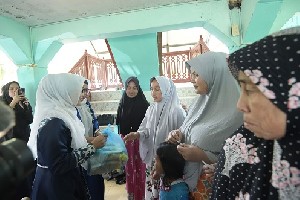 BKMT Aceh Serahkan Sembako bagi Warga di Ujong Pancu