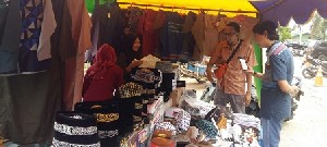 Selama Ramadan, Omzet Penjual Peci di Karang Baru Menurun