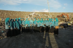 TP PKK Aceh Berbagi Sembako ke TPA Gampong Jawa