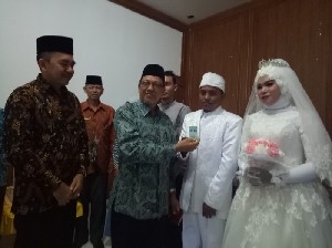 Kakanwil Launching Kartu Nikah Kemenag Aceh Jaya