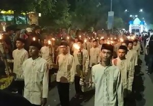 Pawai Takbiran Banda Aceh Dimeriahkan Puluhan Mobil Hias