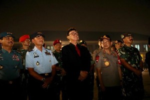 Sejumlah Pejabat Negara Sambut Jenazah Almarhumah Ibu Ani Yudhoyono di Halim