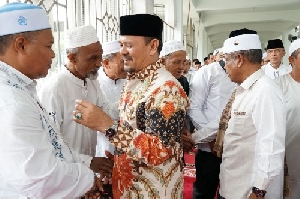 Bupati dan Wakil Bupati Peusijuk Jamaah Calon Haji Aceh Besar 1440 H