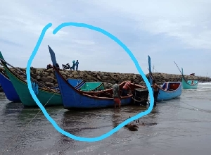 3 Hari Belum Ditemukan, Keluarga Nelayan Hilang Gelar Takziah Malam Pertama
