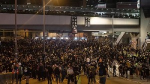 Akun Media Sosial Palsu Menargetkan Pengunjuk Rasa Hong Kong