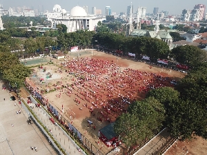 Launching Peringatan HUT RI, Kemendagri Merahkan Lapangan Banteng