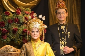 Cut Meyriska dan Roger Akan Menikah di Medan