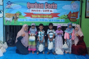 Berbagi Kebahagiaan, RUMAN Aceh Bagi 125 Paket Daging Qurban