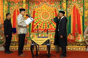 Plt Gubernur Aceh Lantik PAW Anggota KPI Aceh
