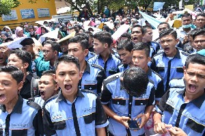 Siswa SMK Negeri 1 Bireuen Juga Ikut Aksi Unjuk Rasa