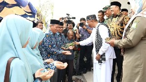 Bupati Sambut Kafilah MTQ Aceh Besar dan Serahkan Bonus