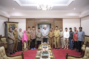 Plt Gubernur Aceh Terima Perwakilan Buruh