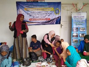 KBM RUMAN Aceh Ajarkan Masyarakat Kreasi Berbahan Sampah